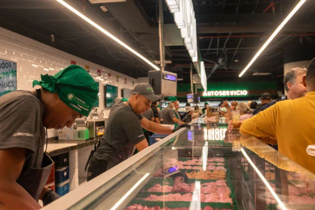Automercados Emporium llega al C. C. Líder con 400 productos en promoción
