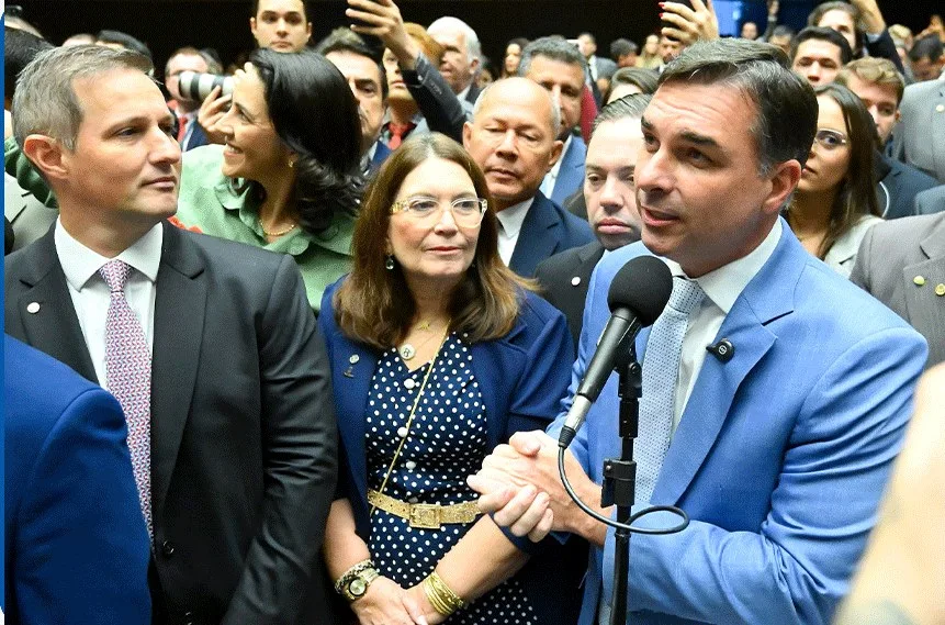 Con Bolsonaro adelante, Brasil va a segunda vuelta en elecciones presidenciales