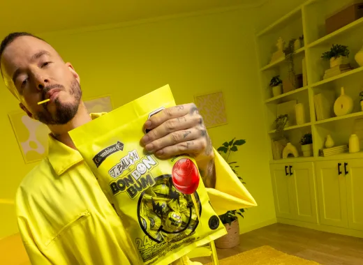J Balvin y Bon Bon Bum se unen para llevar 55 millones de chupetas a 15 países